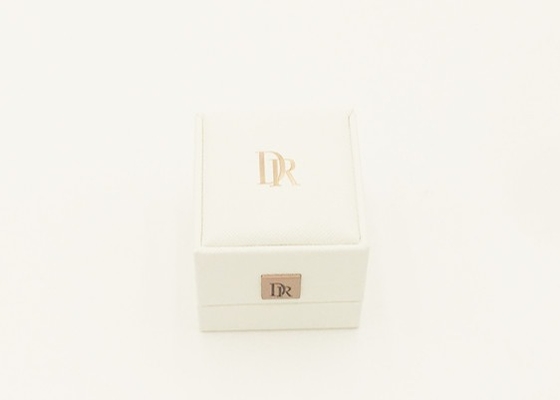 Pure White Exquisite Luxury Ring Jewelry Box Aksamitna podszewka Wsparcie Niestandardowe pudełko na prezent